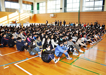 第5回 未来へつなごう日出町小中学生の善行表彰者、表彰式（日出RC）