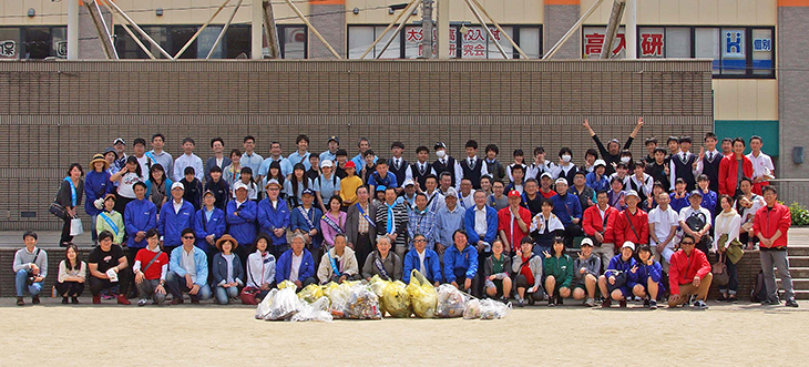 「ロータリー家族清掃活動」に参加しました。（2720 Japan O.K.ロータリーEクラブ）