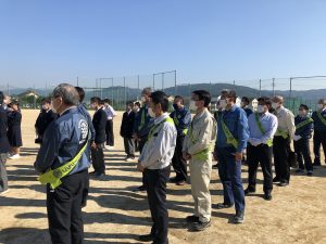 益城中学校「環境美化花植え替え交流会」（熊本江南RC）