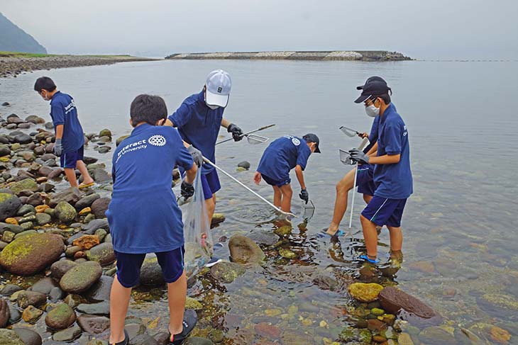 田ノ浦海水浴場清掃活動（大分大学附属中学校インターアクトクラブ）