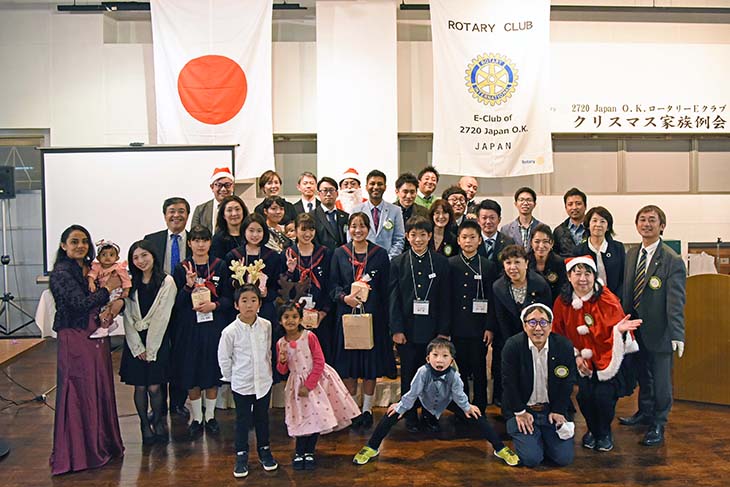 日本一早いクリスマス家族例会（2720 Japan O.K.ロータリーEクラブ）