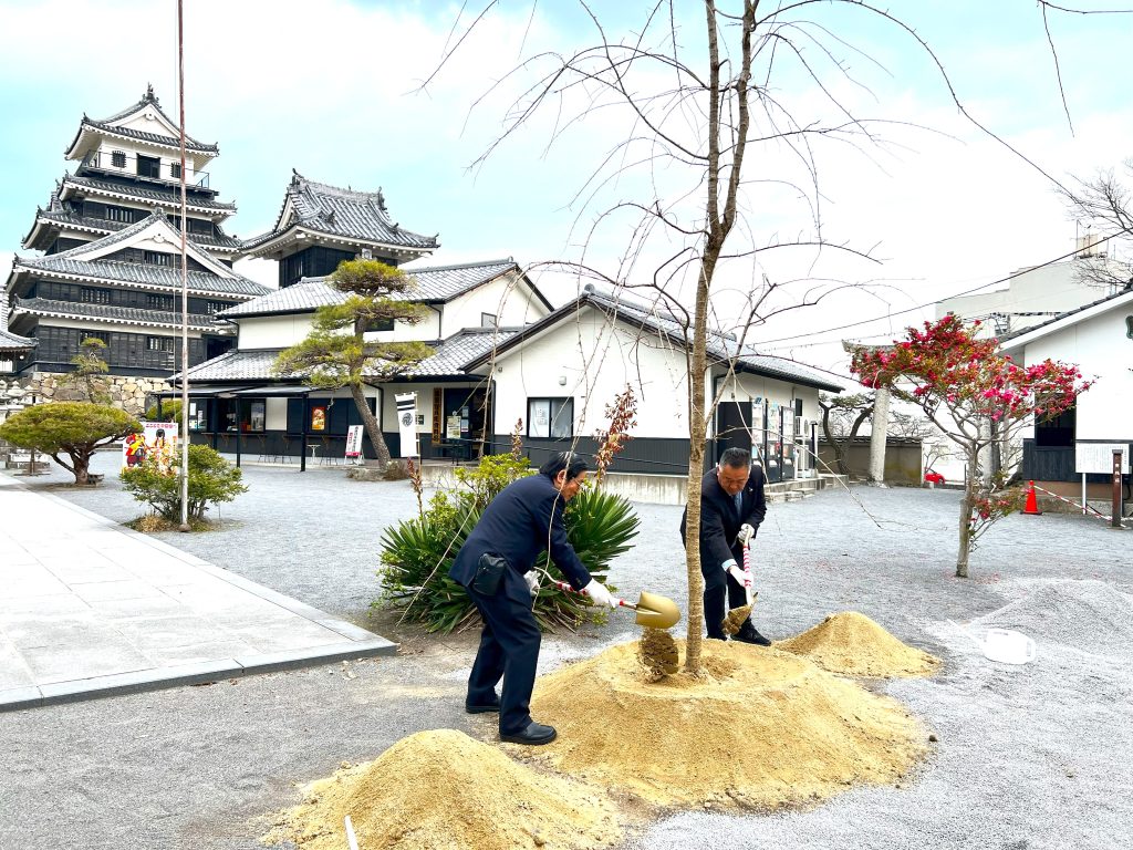 中津ロータリクラブ70周年記念植樹（中津RC）