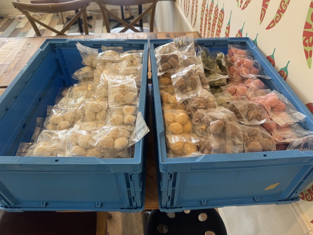 手作り菓子での募金活動のご報告