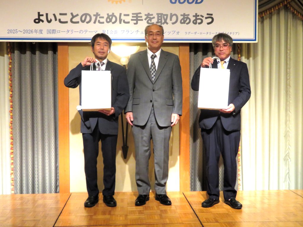 ガバナー歓迎会・新旧役員交代歓送迎会（人吉RC）